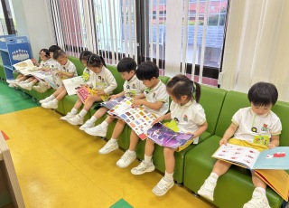 參觀沙田公共圖書館
