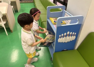 參觀沙田公共圖書館