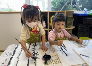 普通話日—國墨童畫