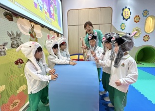 普通話日—小兔子乖乖